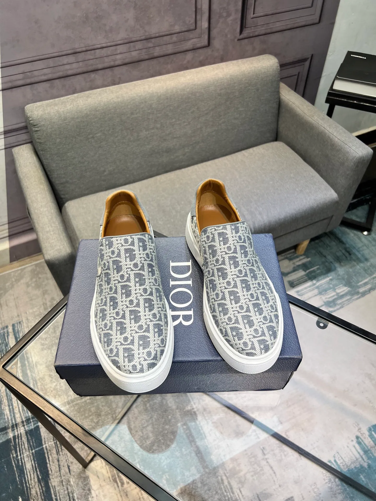 Men's shoes 💰380 The latest DiOr shipment, using imported top-grade jacquard fabric with cowhide design 👍 Breathable mesh lining, comfortable to wear, lightweight, original last mold, official website 1:1, private mold outsole, non-slip, color, multiple colors available, code number 38 to 44 (45 can be ordered)